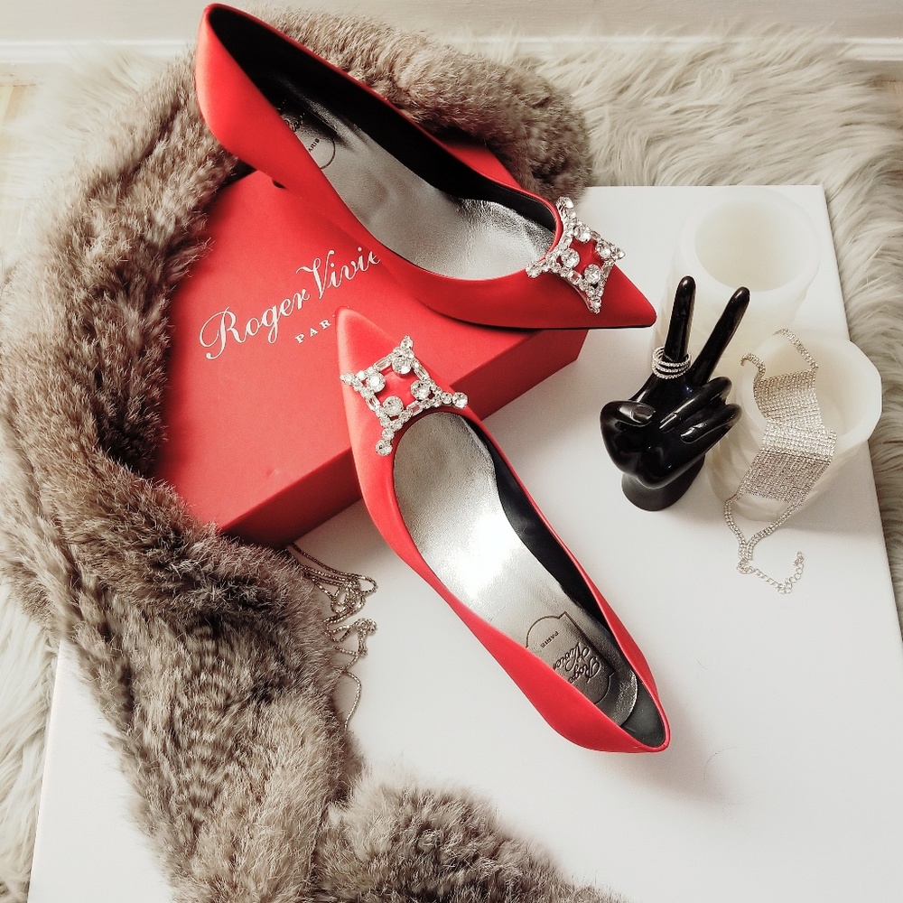 🔥Roger Viver Satin Pumps